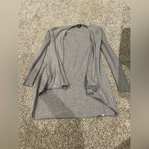 DAILYLOOK grey cardigan sweater size small